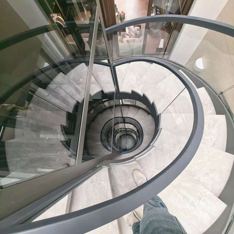 旋转楼梯